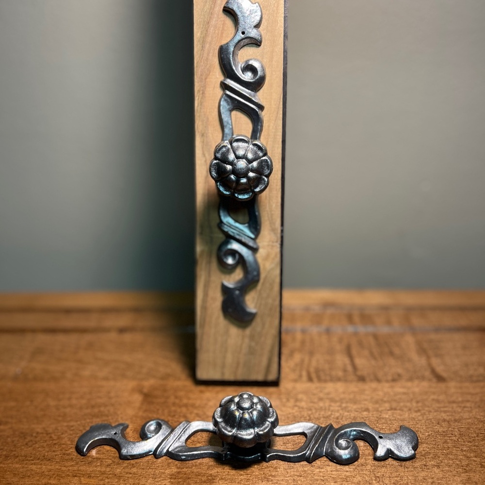 2 Vtg decorative metal cabinet knobs w/ ornate backplate